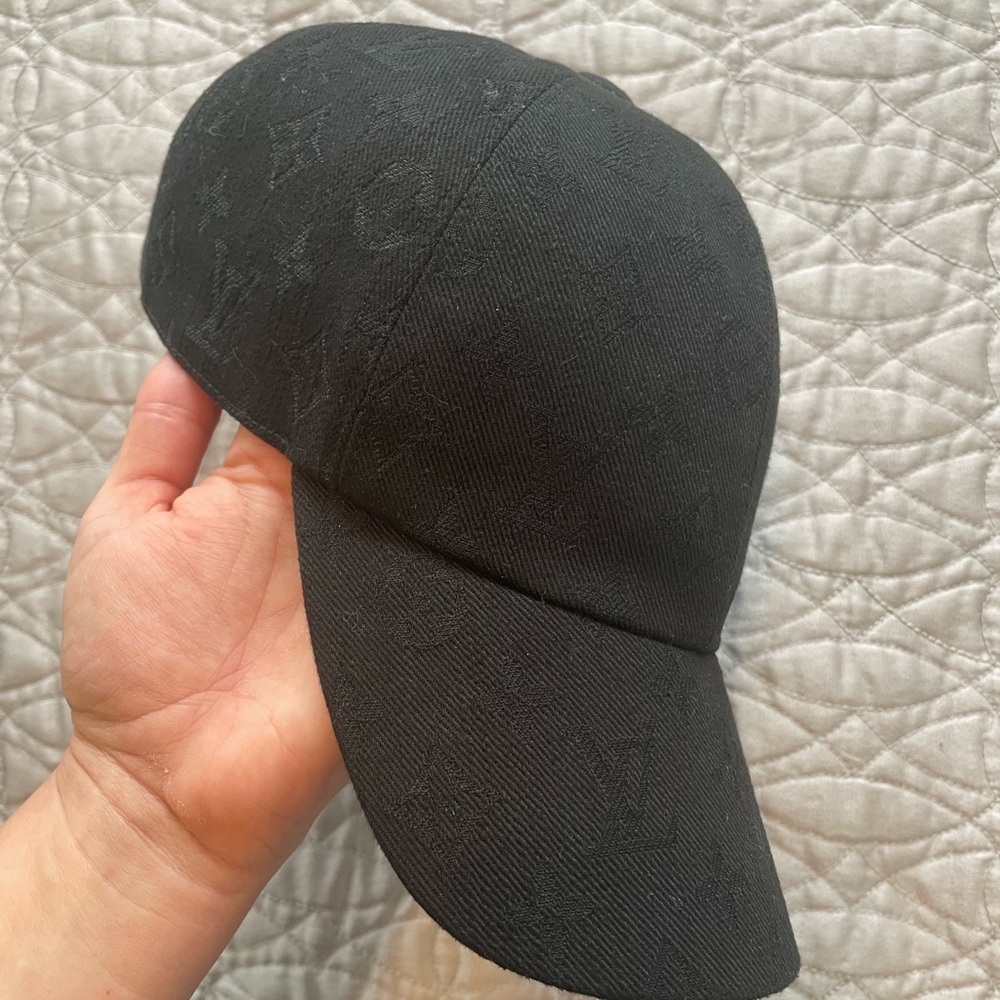 Black Louis Vutton Monochrome Logo hat. Worn once, one size fits most